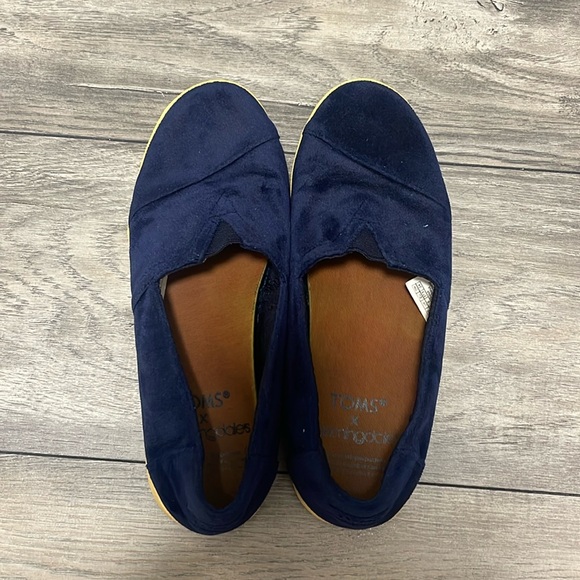 Toms Shoes - Toms shoes women size 7, cute, comfortable, great condition